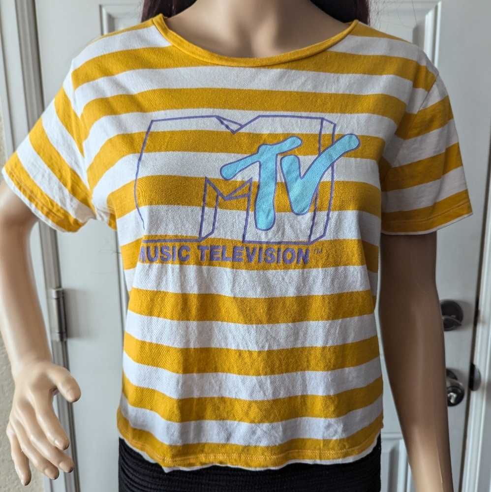 MTV Boxy Crop Tee - Size L